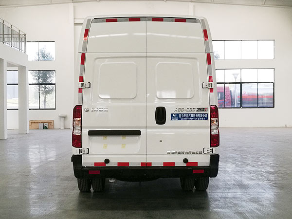 程力威牌CLW5040XLC6DP型冷藏車